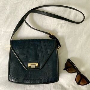 Vintage Black Leather Textured Crocodile Accordion Shoulder Crossbody Purse Bag